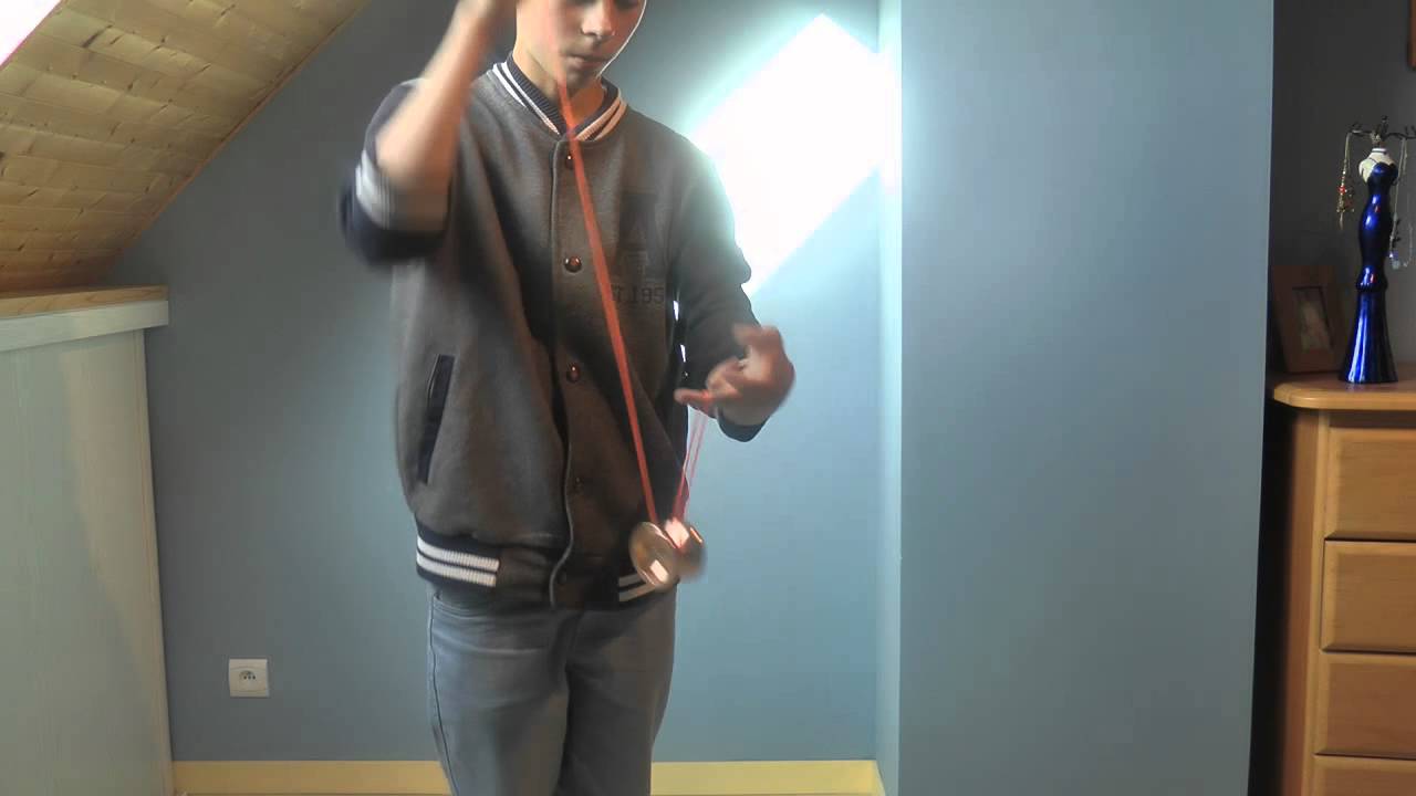 yoyo freestyle tuto : Split Bottom Mount : figure n°5