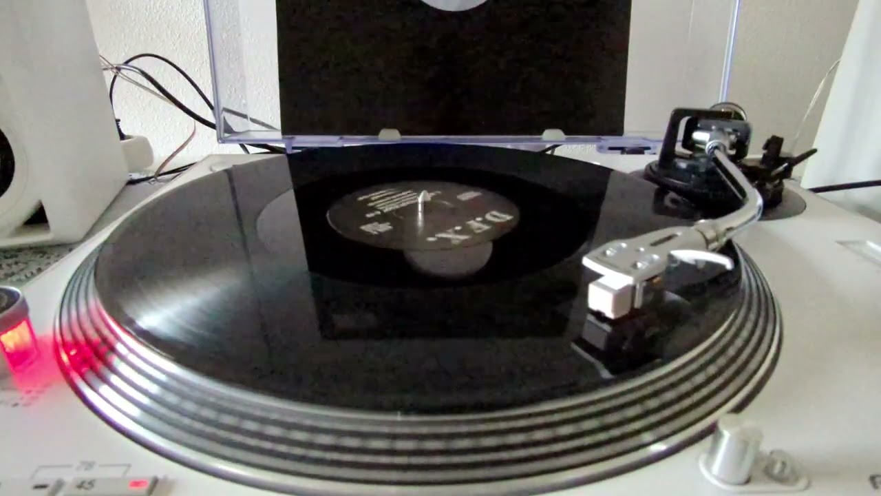 D.F.X. - Relax Your Body (Vinyl Video) #newbeat