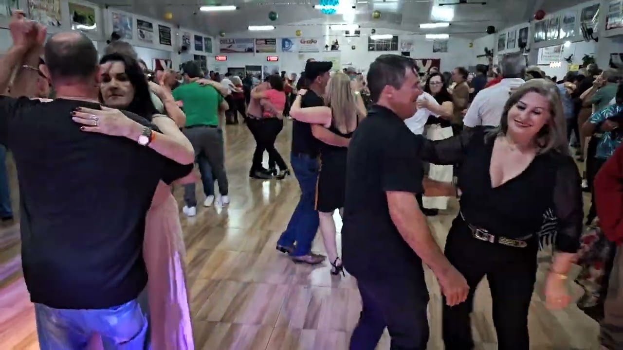 Bailão no Clube do Centro em São Jorge Oeste Paraná(com marcos e margarida)