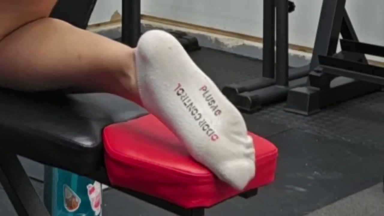 Allecakes in white socks