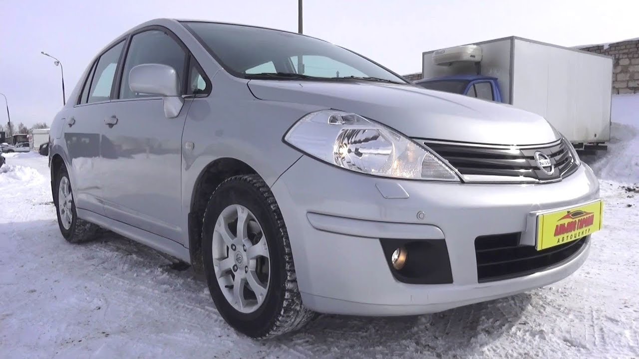 2011 Nissan Tiida. Обзор (интерьер, экстерьер, двигатель).
