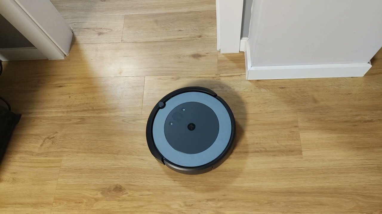 iRobot Roomba i3. Jak iRobot radzi sobie z omijaniem przeszk&oacute;d ?