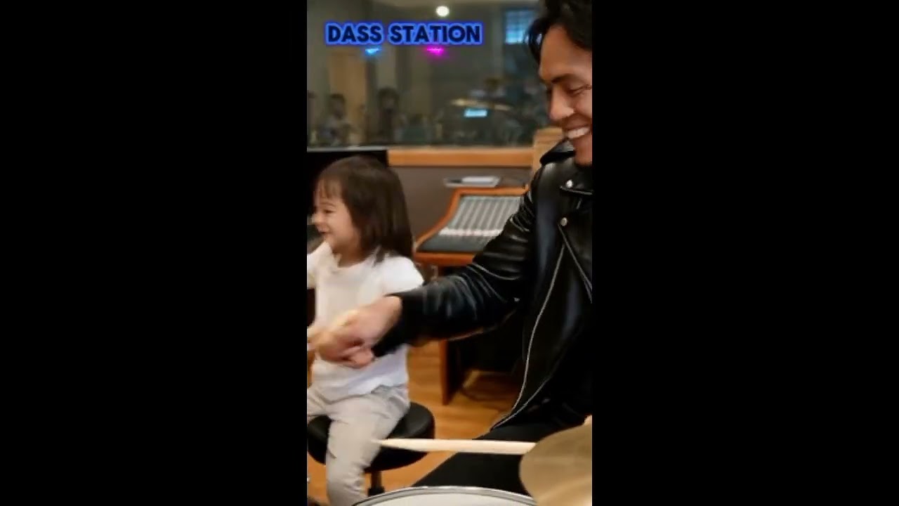 PLAYING DRUM WITH DAUGHTER #drums #maindrum #studio #band #musik 