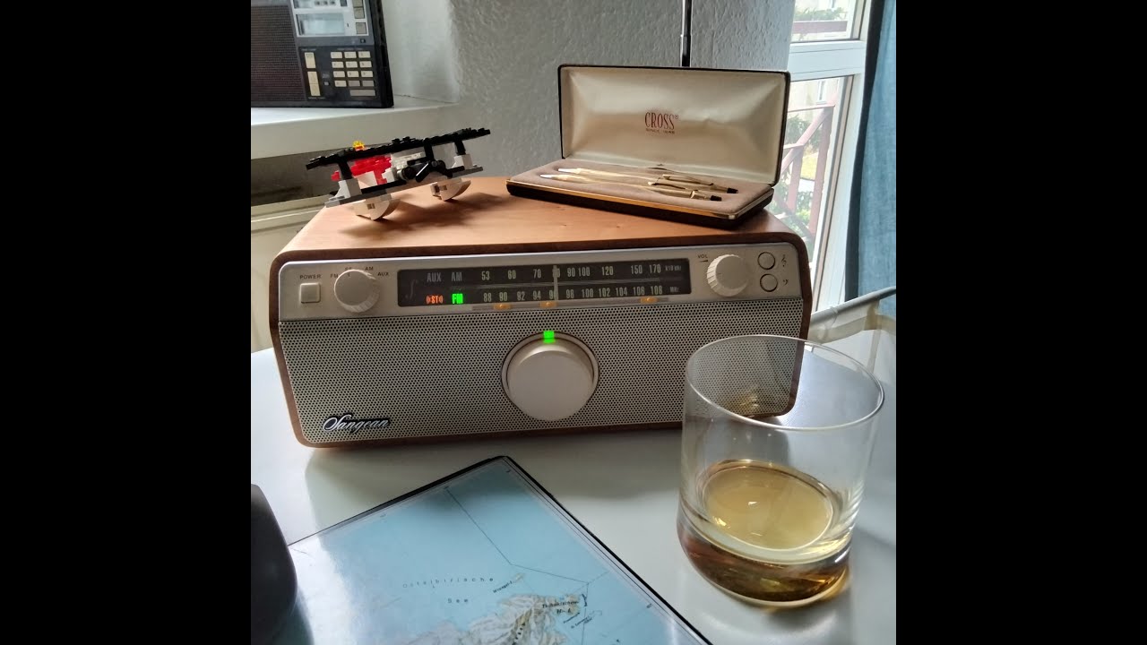Sangean WR-12 / Fully Analogue Tabletop Radio with 2.1 Sound