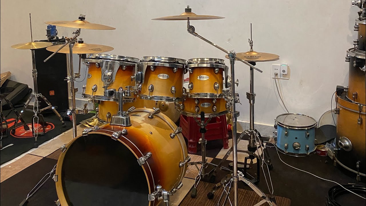 Full bộ trống jazz cực tốt để bào show giá chỉ hơn 2 chục.