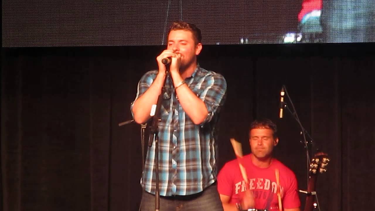 Chris Young~I'm Coming Over (CMA Close Up Stage)