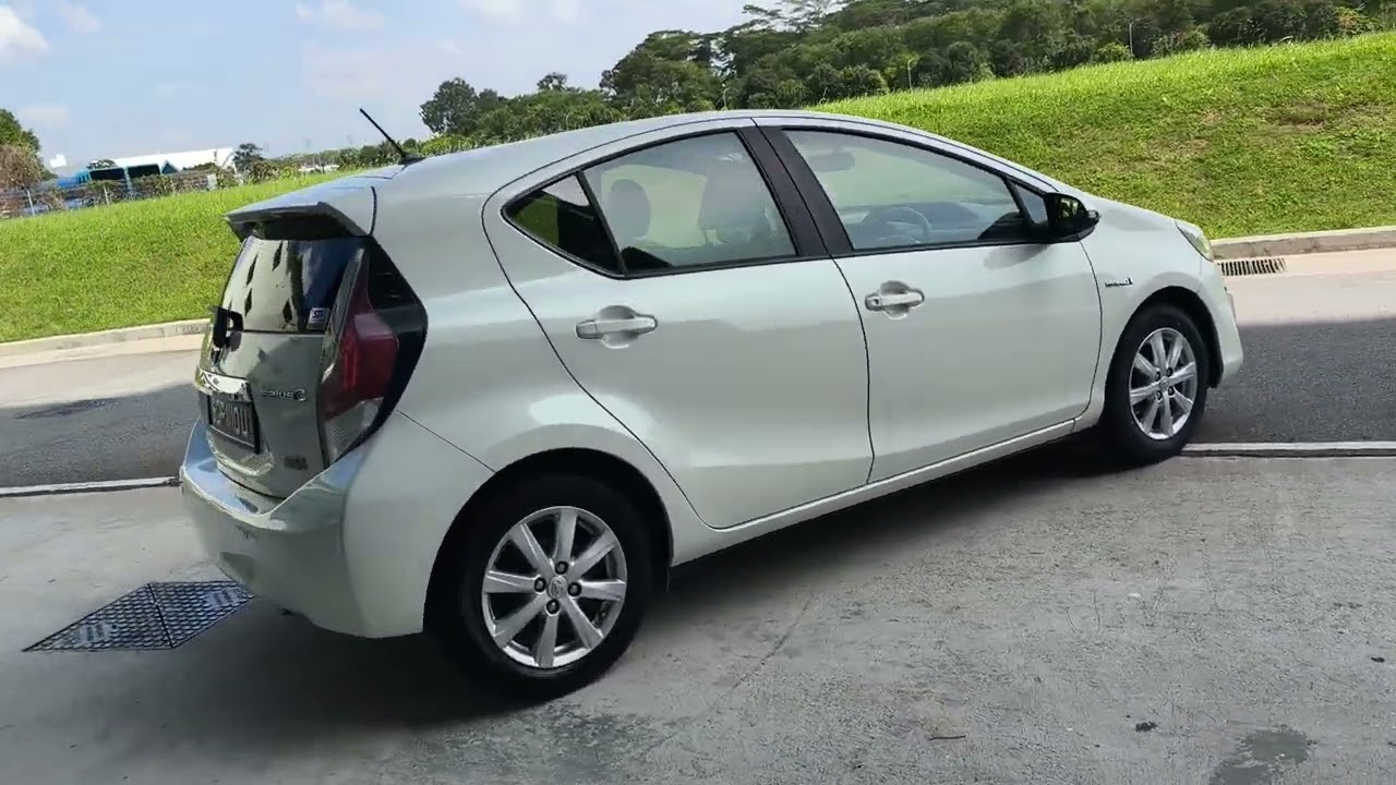 TOYOTA PRIUS C SGF1110U