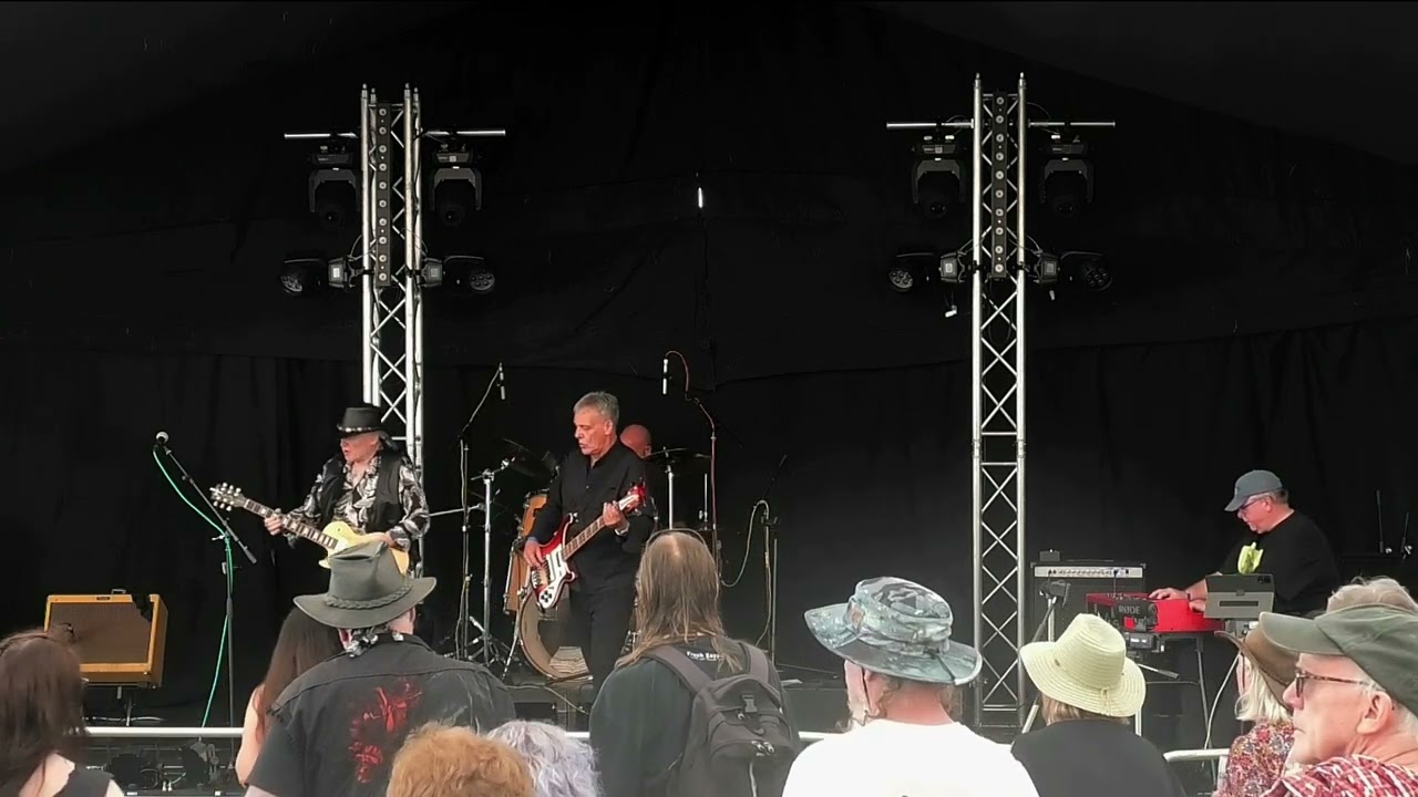 Neil Sadler Band play 