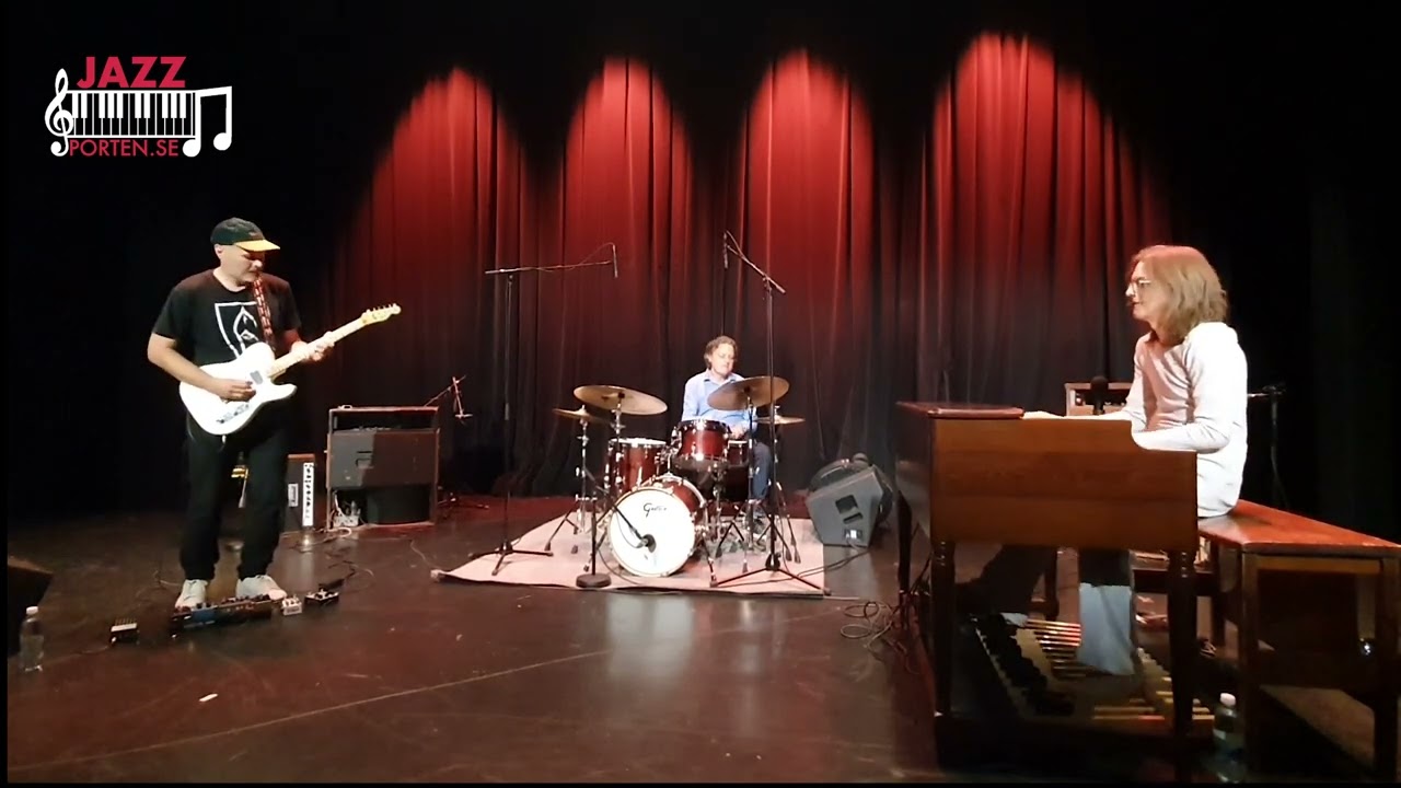 Andreas Hellkvist Trio  The Hellkvist Shuffle