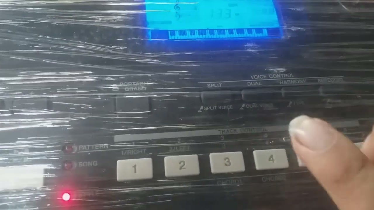 programando mi folkrock en la e433 yamaha . con registro.FolkrockmaniaPeru