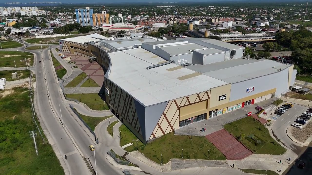 Centro Comercial La Gran Manzana, Ciudad Jardín y La Carolina desde Dron