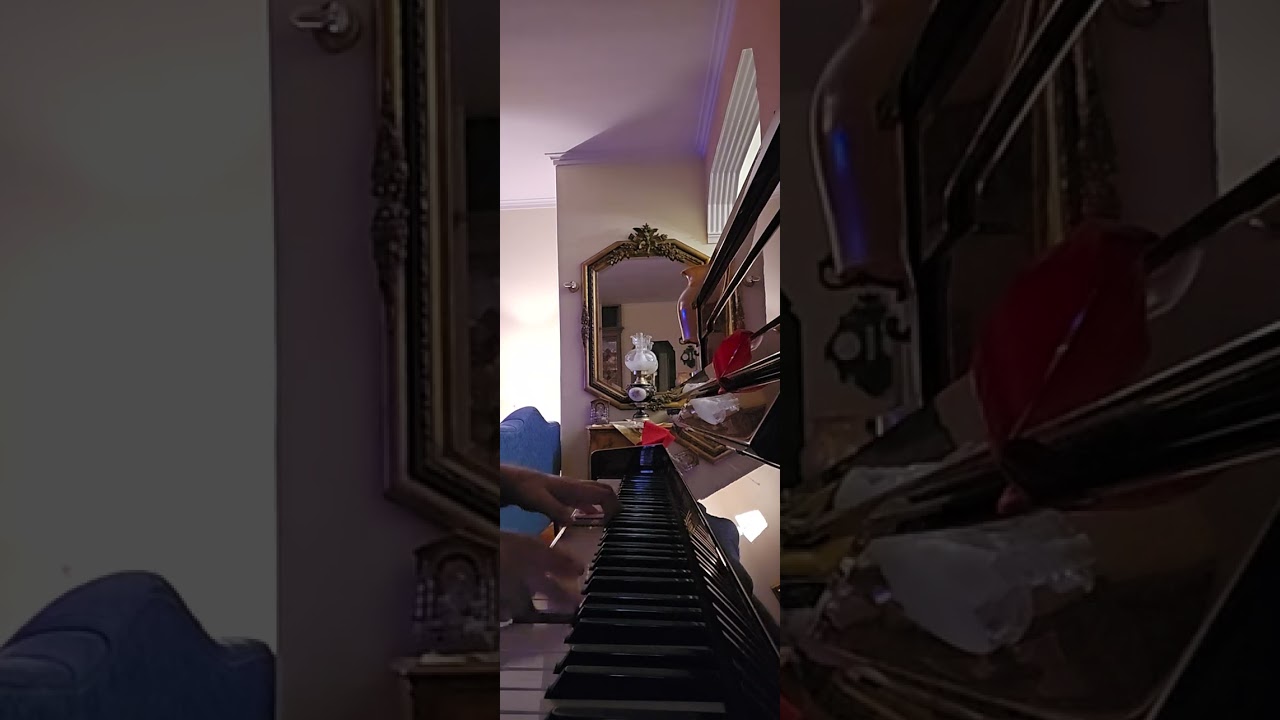 PIANO  Κορομβόκης Παναγιώτης (Πιάνο).