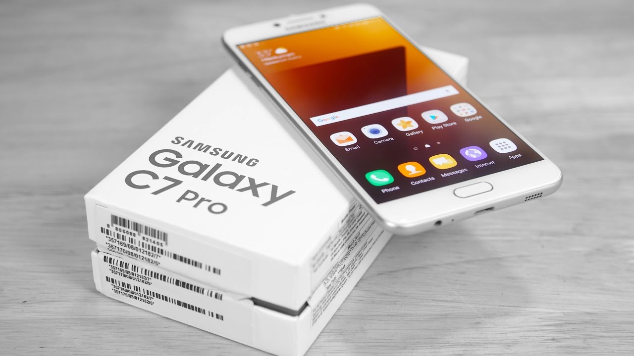 Samsung Galaxy C7 Pro - Unboxing & Hands On!