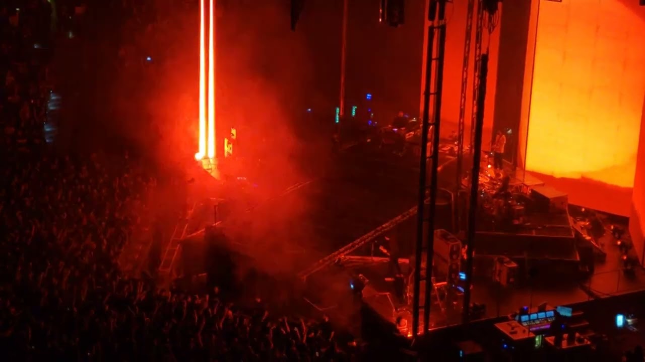 Deftones "Change (In the House of Flies)" Live