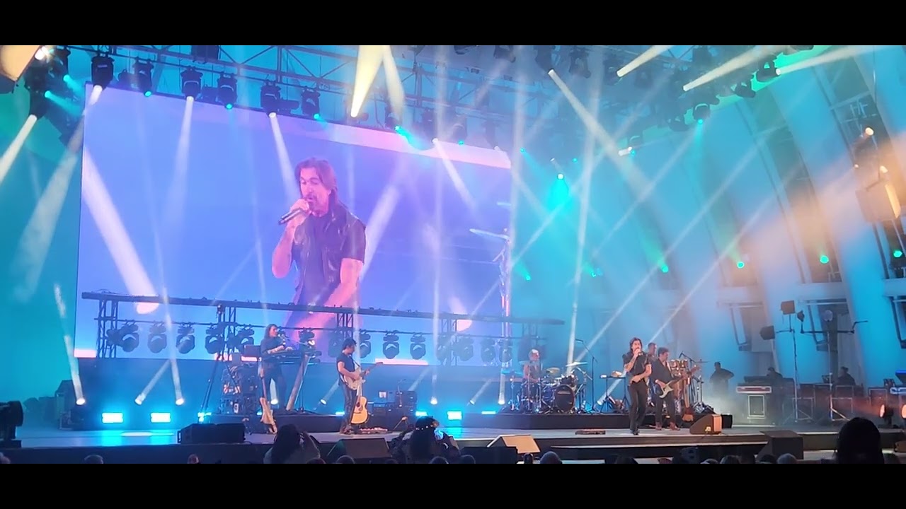 Es Tarde - Juanes @ Hollywood Bowl July 16 2025