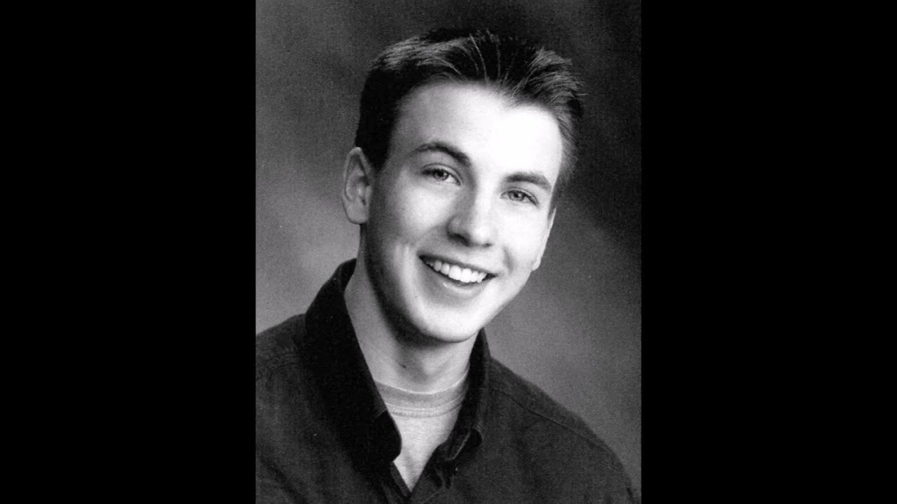 Chris Evans ~ Black and White😍🥵🔥