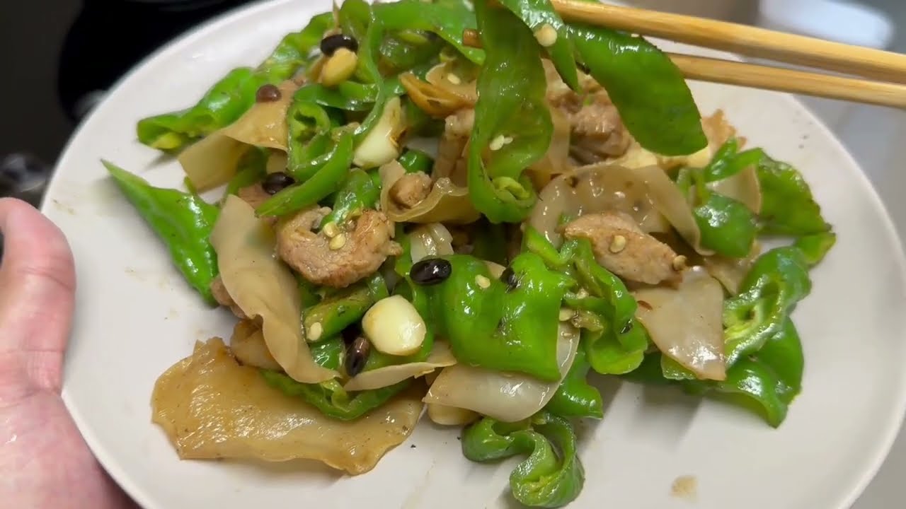 青椒炒肉 Chilli Pork Stir Fry