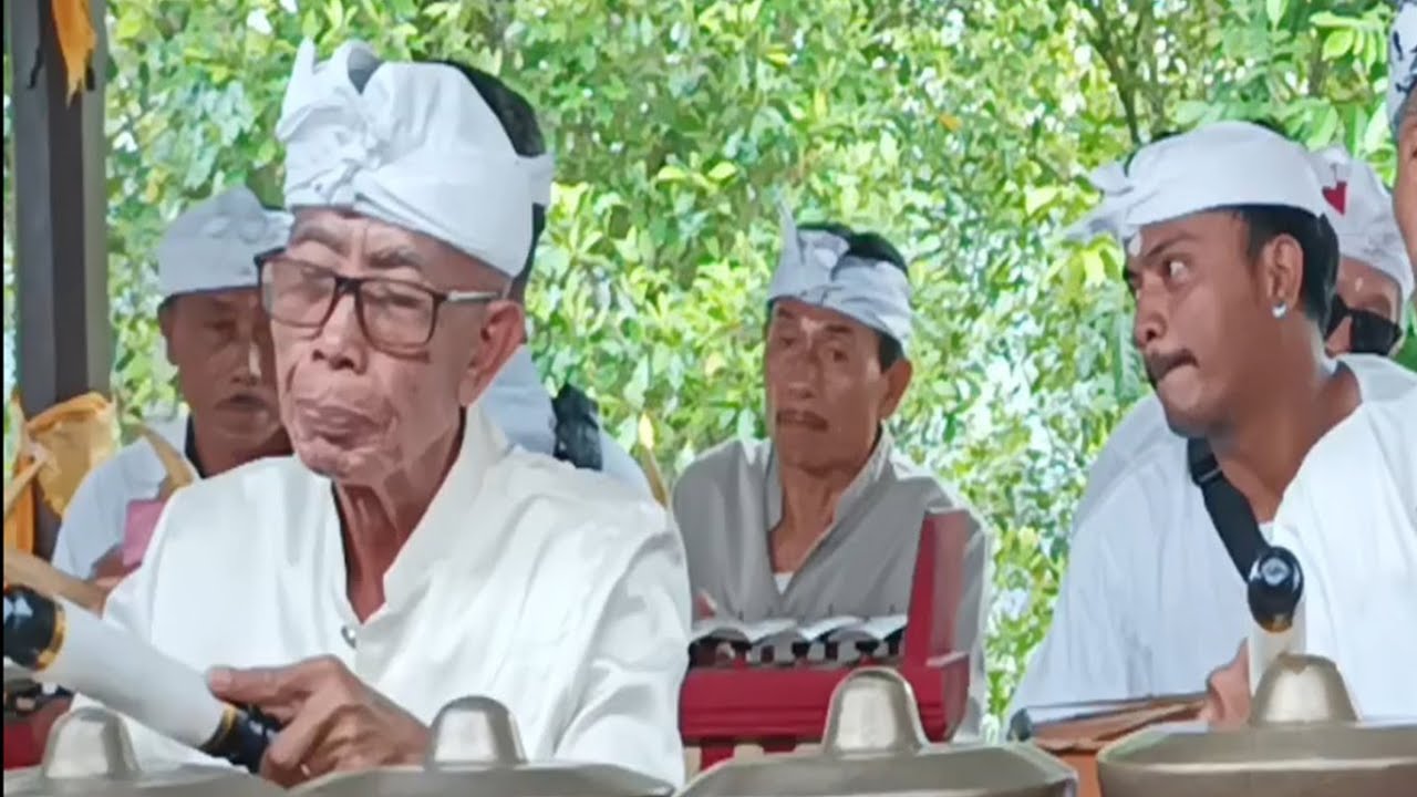 Gong duwe Sekatian 2 sekaa gong duwe catur desa adat  dalem tamblingan gobleg