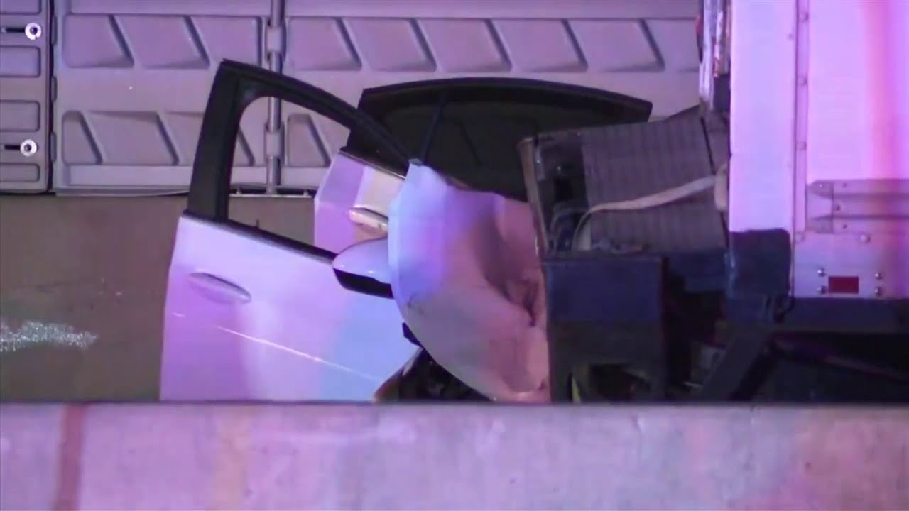 5 killed in crash on Interstate 35 in Austin