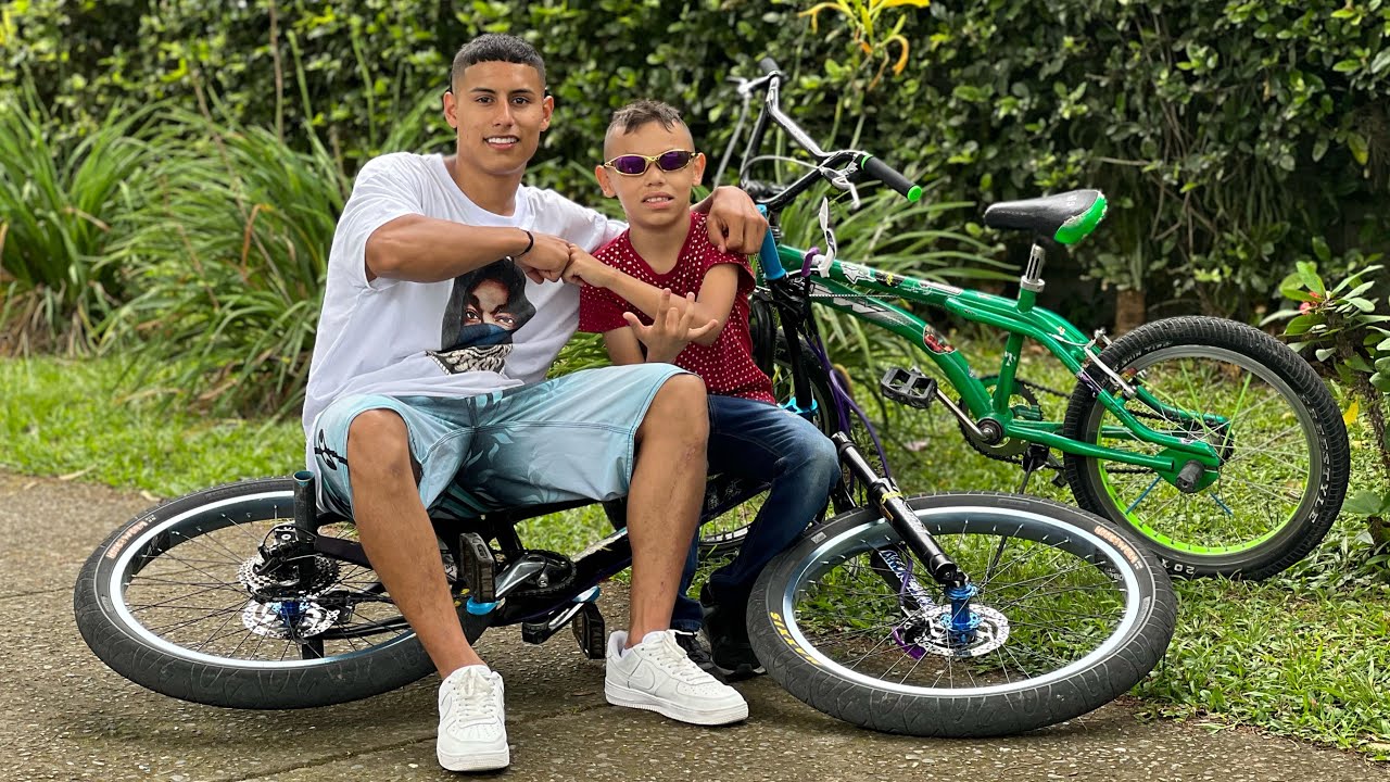 Apenas con 9 años y ya le apasiona mucho el(STUNT BIKE)👦🏻🔥🚲