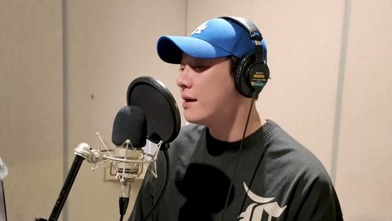 Recording (behind) | ep.10 PageOfGlory in Tokyo #repost @kimyoungkwang_official 