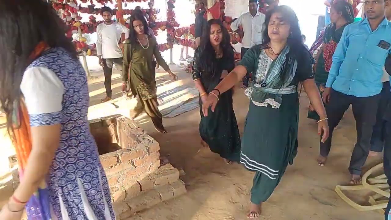 बागेश्वर धाम मनोना में संकट से मुक्ति दिलाते महेत जी महाराज