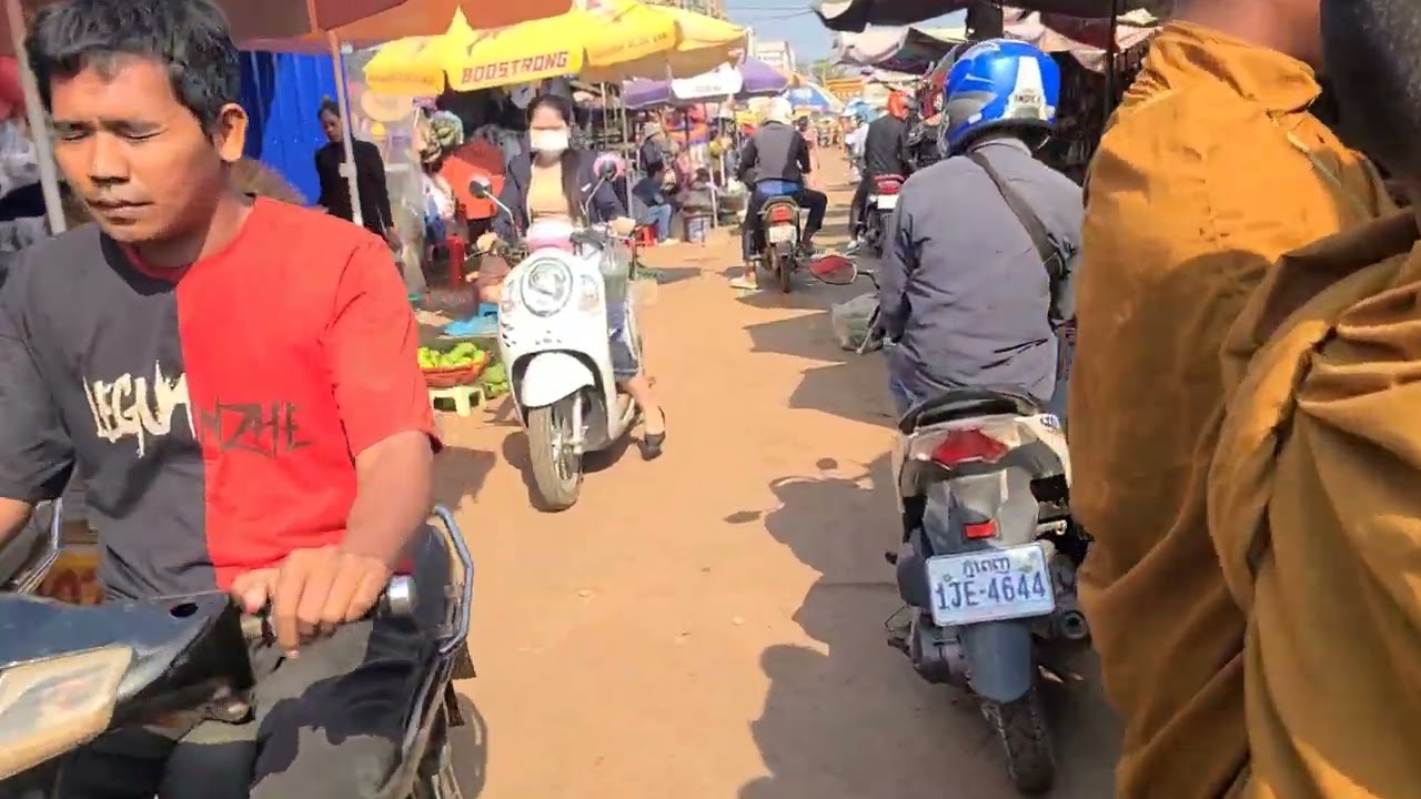 Cambodia -Chhoulk Market