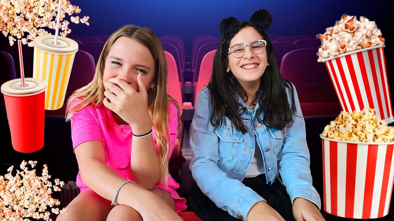 Maria Clara e sua amiga vão ao cinema