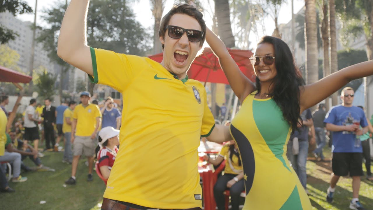 Brasil Goes NUTS!!! | Hyundai FIFA World Cup™ Taxi