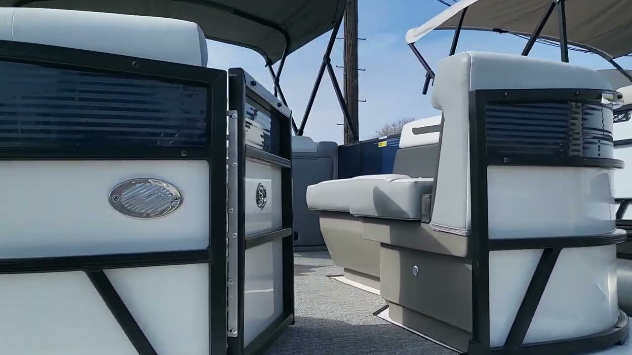 2022 Hurricane Deck Boat 2260
