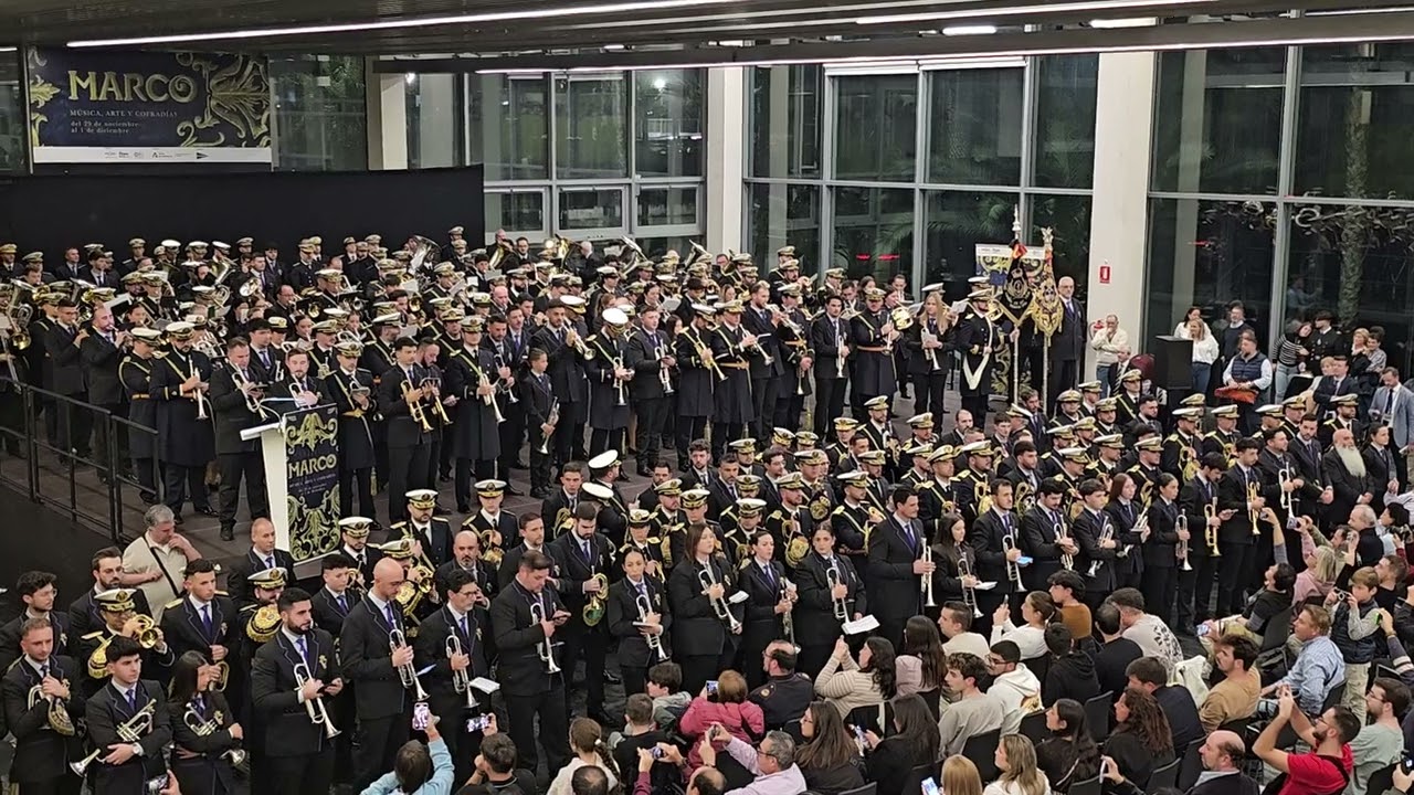 Impresionante Tres Caídas de Triana y Redención interpretando 