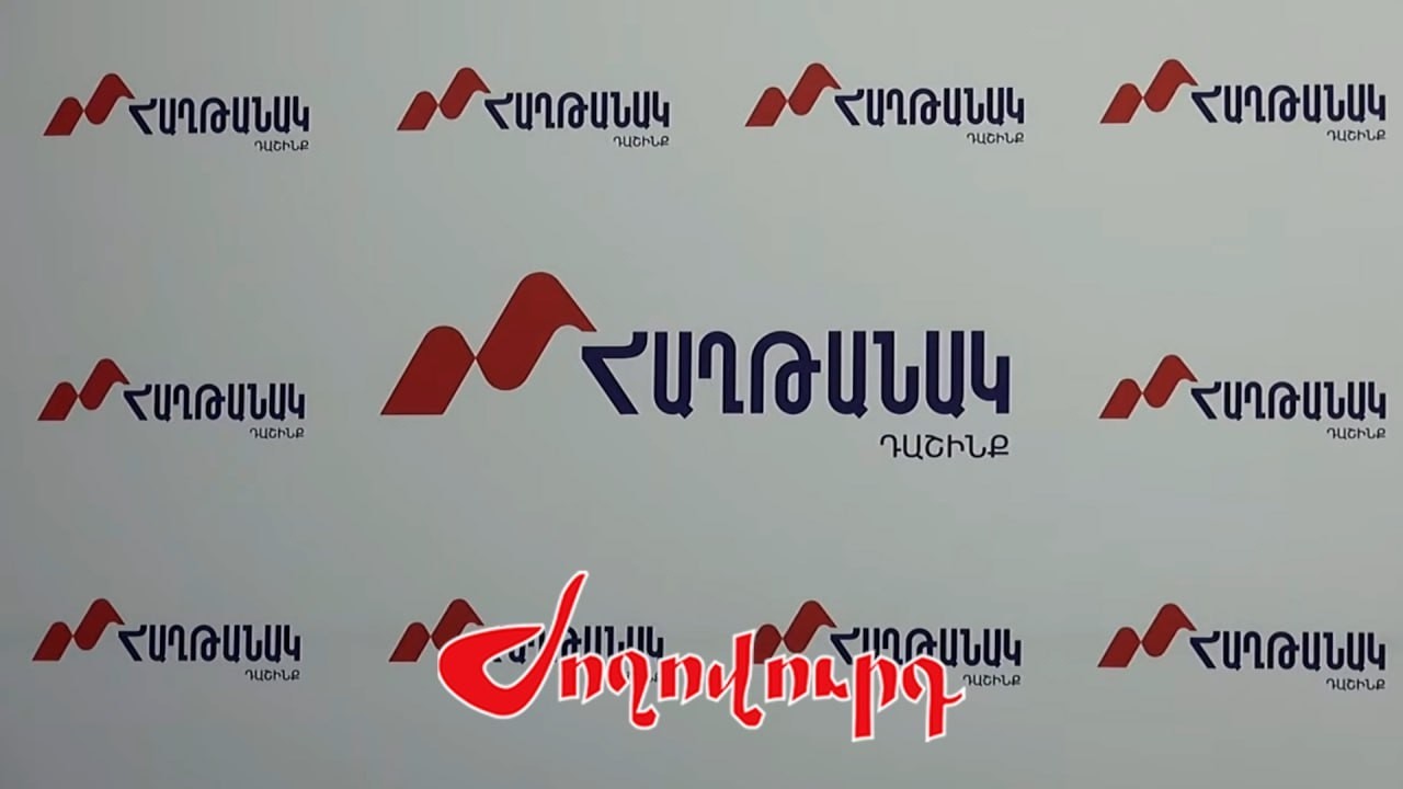 ՈւՂԻՂ. Ի՞նչ իրավիճակ է Էջմիածնում ձերբակալությունների ֆոնին. ArmLur.am-ը դեպքի վայրում է