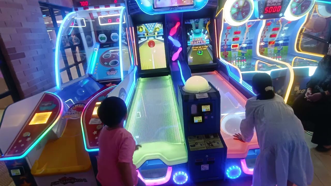 bermain bowling dengan kak kanzia