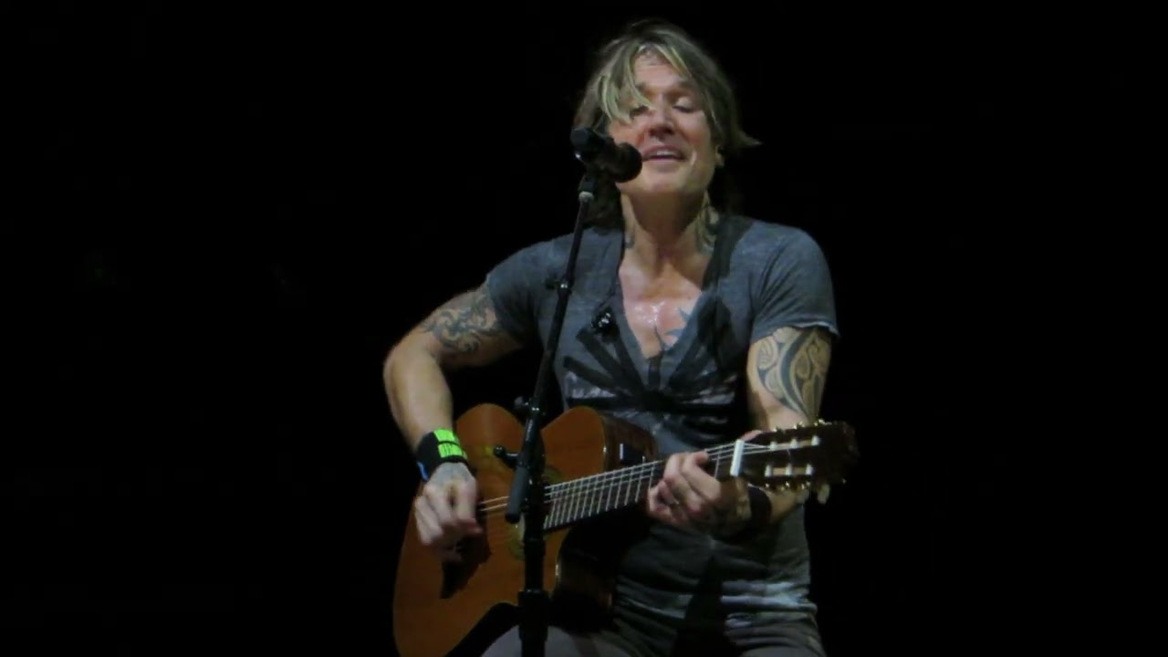 Keith Urban “Tonight I Wanna Cry” Live at iThink Financial Amphitheatre