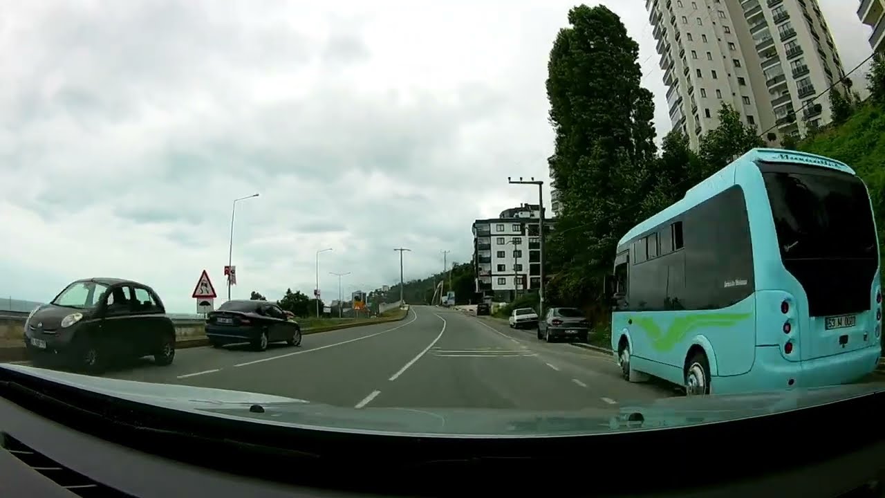Rize Alipaşa Eski Karadeniz Sahil Yolu Geçişi.
