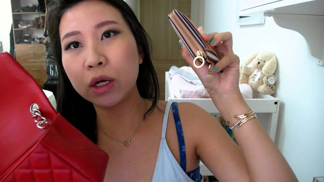 What's in my Chanel Mini Flap