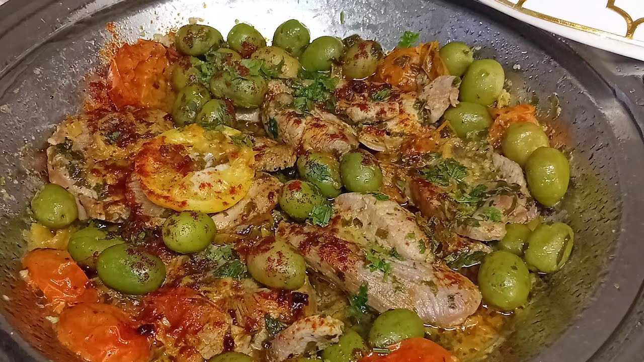 طجين بلداند وزيتون مسلالة  الي يجي لذيذ 😋  بتوابل رائعة سهلة وسريعة التحضير...