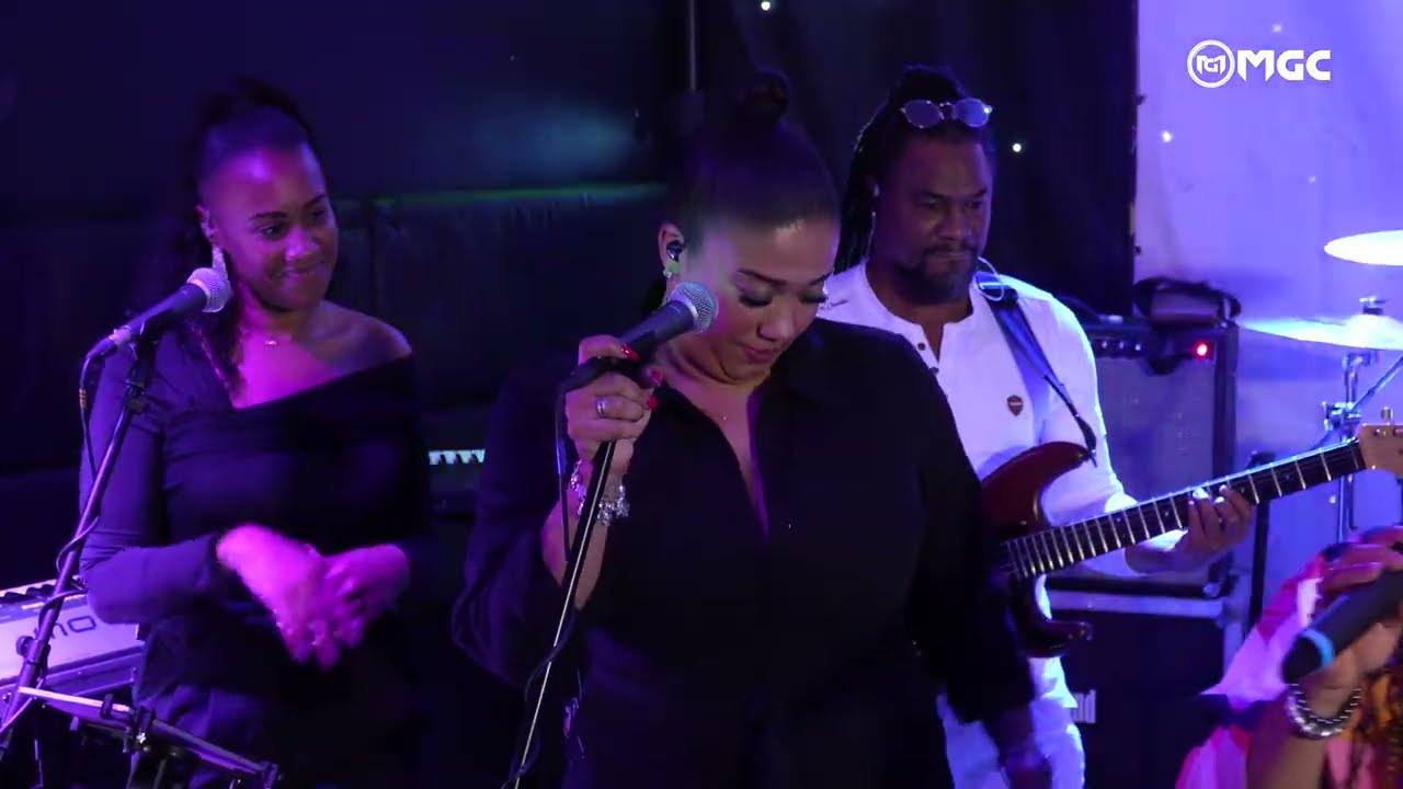 Marizia do Rosario - BIRTHDAY BASH - Bar\Restaurante Oliveira's - Music, Food & Drinks