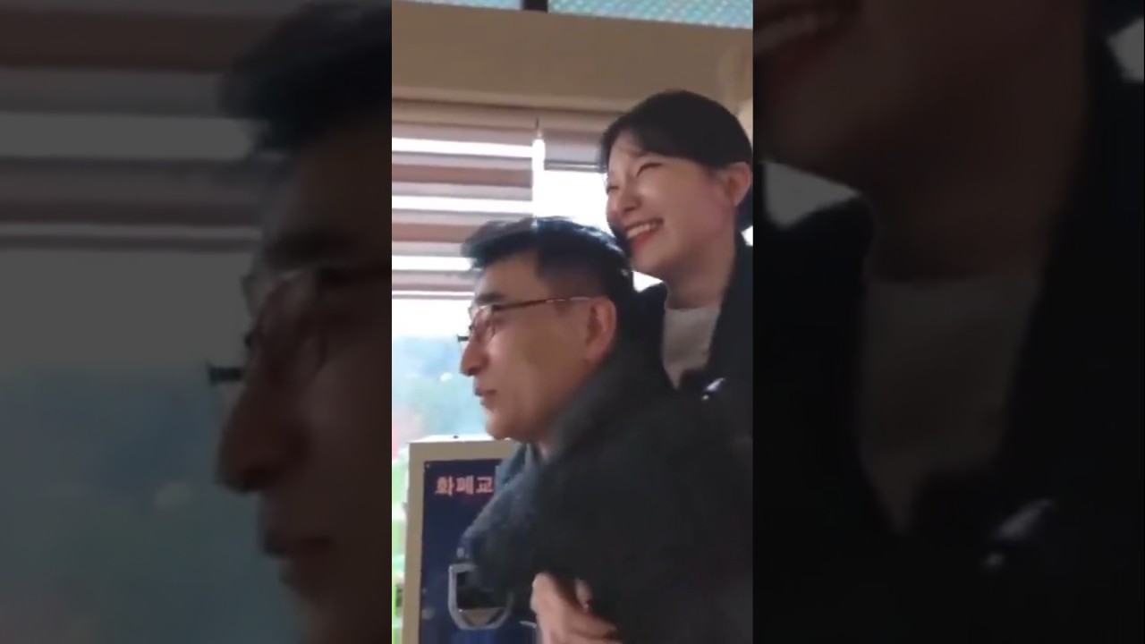 Seulgi and her dad, a daddy's princess 💛🥹 #kpop #seulgi #redvelvet #shorts