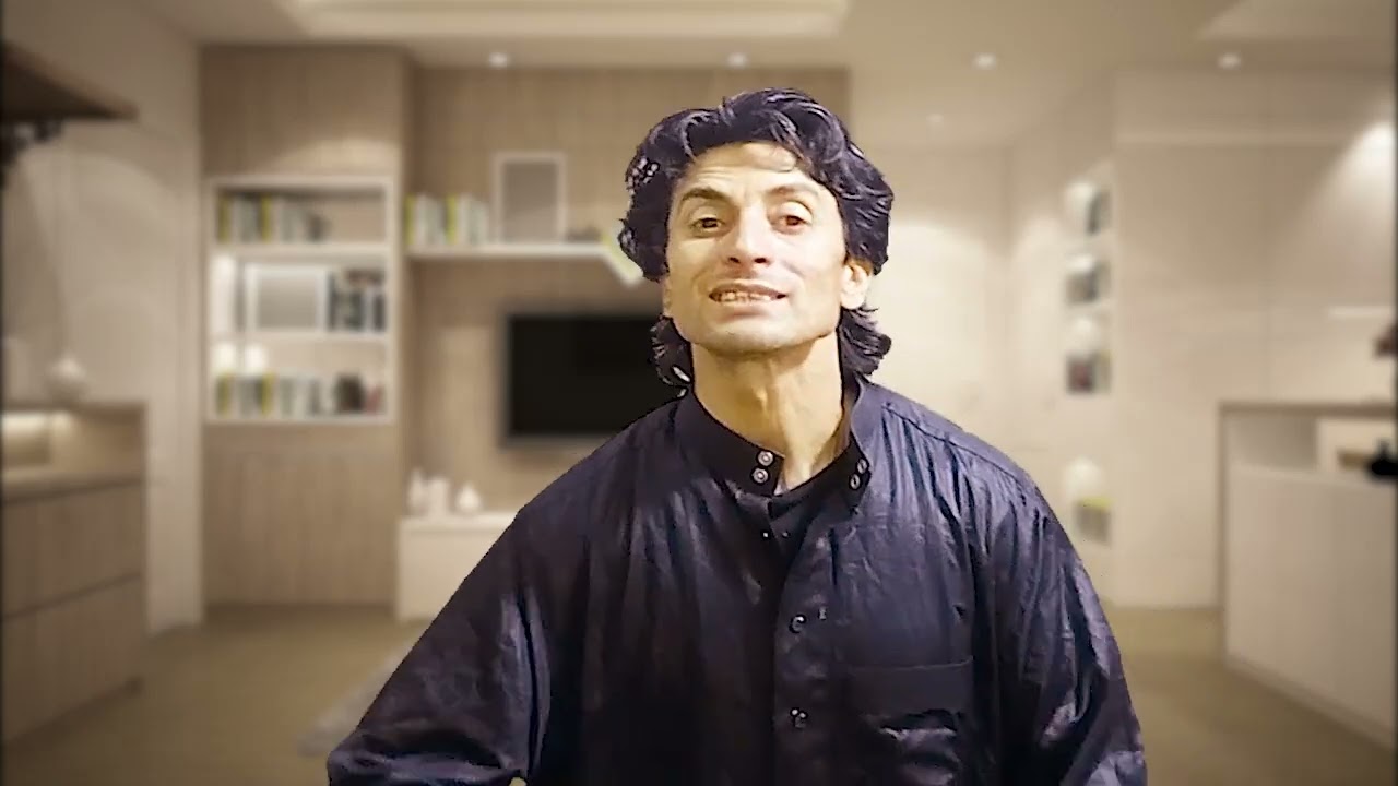 ماكملش عشر #دقايق، ورجع قاعد على الأرض بيعيّط.جري على #أبوه، وحضنه وقال له: 
