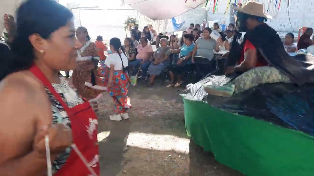 El alevantamiento de los  recién casados.
