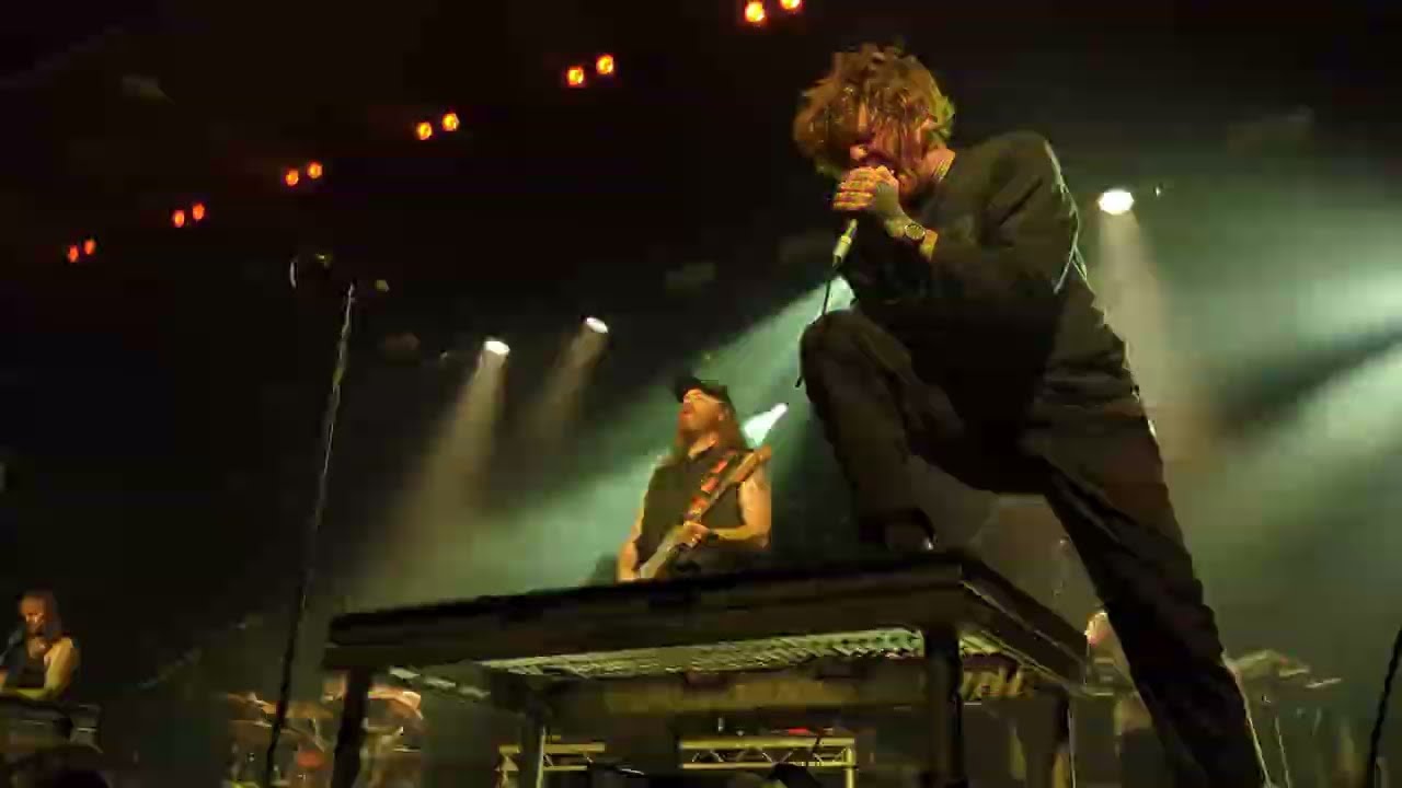 The Devil Wears Prada - So Low (live)