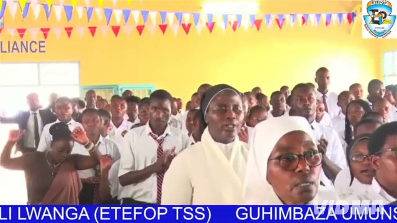Gushimira imana performed by Ami Des ange choir 