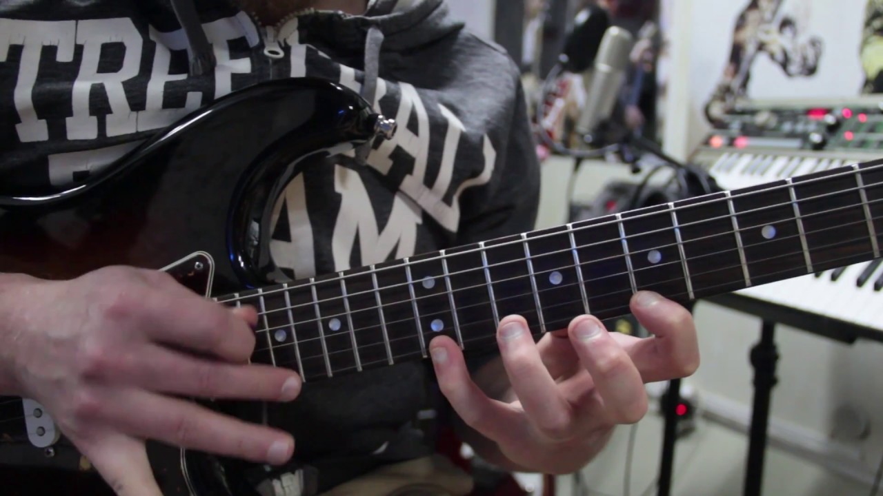 Вопрос техники. Урок 8. Свип - вертушка + теппинг. Обыгрываем sus - аккорды.