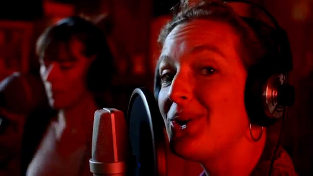 Shower Power - Les nuits d'une demoiselle (Colette Renard)