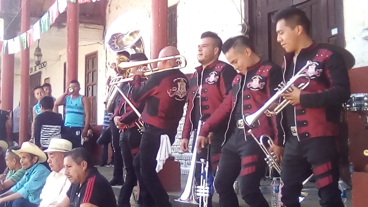 Banda Los Oaxapens vs Banda Felipe Arpero