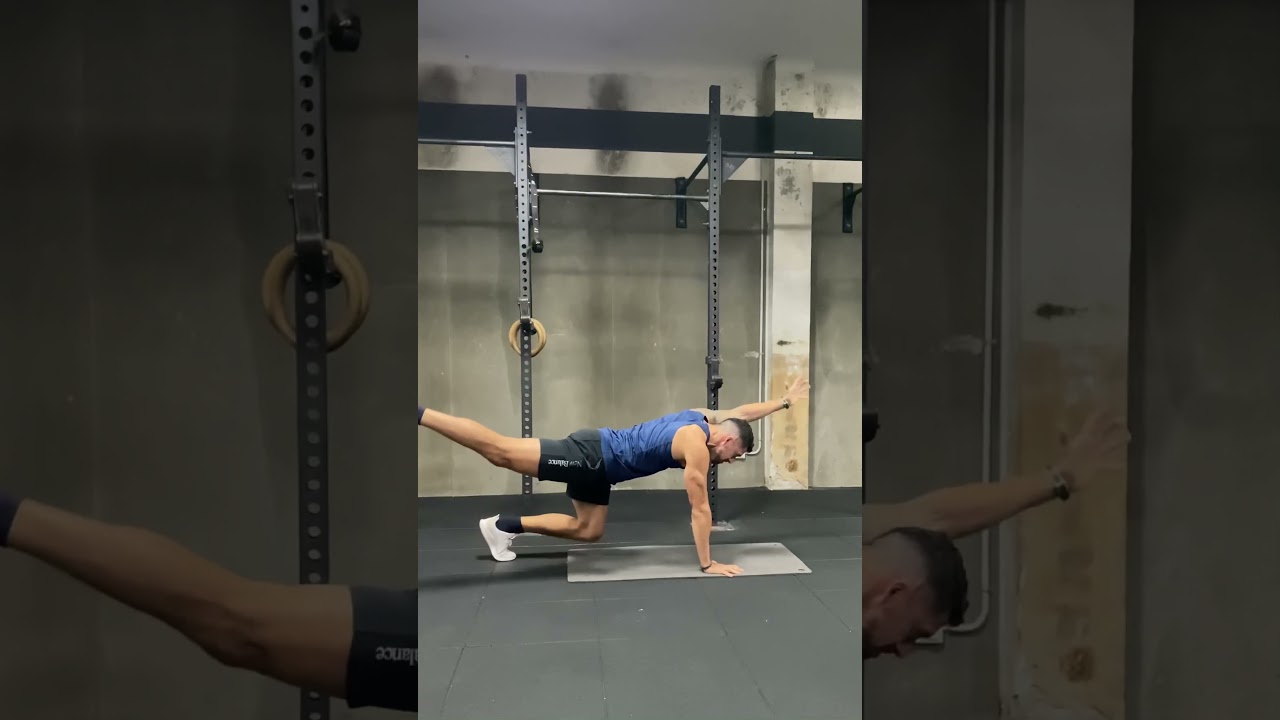 Supermán bear plank