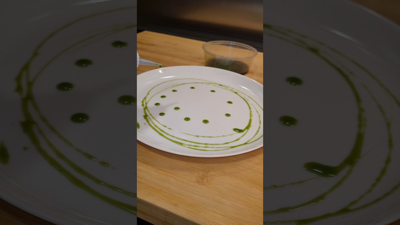 Basil Herb Oil Green Oil for Plating 🌱 #Shorts #FoodPresentation #FineDining