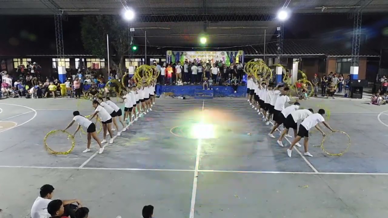 GIMNASIA RÍTMICA CON AROS - TOBAS Y TINKU