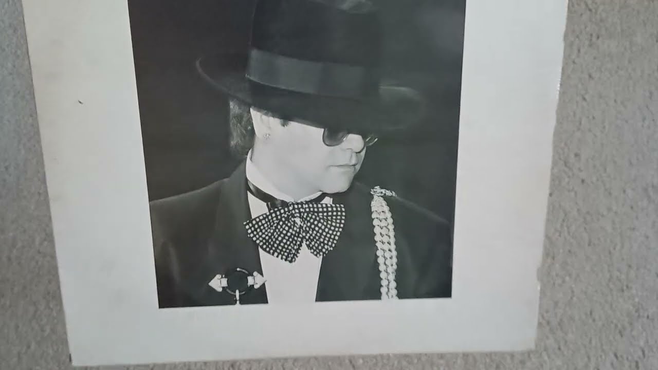 Elton John - Ice On Fire